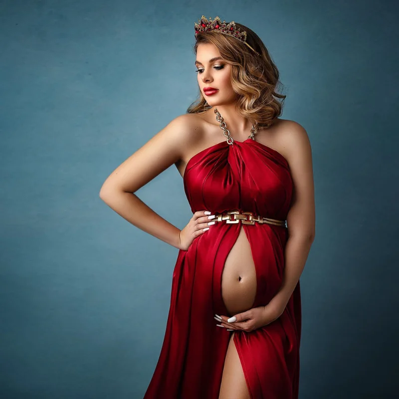 Photography Club - Seksowna elegancka sukienka ciążowa z rekwizytem
